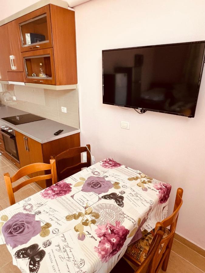 Sana Apartment Sarandë Exterior foto